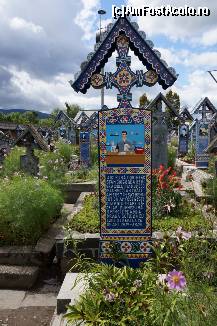 [P10] Crucea unui fost gestionar.  » foto by Utube
 - 
<span class="allrVoted glyphicon glyphicon-heart hidden" id="av381569"></span>
<a class="m-l-10 hidden" id="sv381569" onclick="voting_Foto_DelVot(,381569,7494)" role="button">șterge vot <span class="glyphicon glyphicon-remove"></span></a>
<a id="v9381569" class=" c-red"  onclick="voting_Foto_SetVot(381569)" role="button"><span class="glyphicon glyphicon-heart-empty"></span> <b>LIKE</b> = Votează poza</a> <img class="hidden"  id="f381569W9" src="/imagini/loader.gif" border="0" /><span class="AjErrMes hidden" id="e381569ErM"></span>