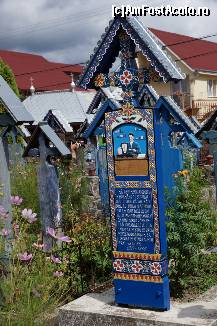 [P11] Fostul birtaș al satului care este îngropat pe același loc cu fiul său.  » foto by Utube
 - 
<span class="allrVoted glyphicon glyphicon-heart hidden" id="av381570"></span>
<a class="m-l-10 hidden" id="sv381570" onclick="voting_Foto_DelVot(,381570,7494)" role="button">șterge vot <span class="glyphicon glyphicon-remove"></span></a>
<a id="v9381570" class=" c-red"  onclick="voting_Foto_SetVot(381570)" role="button"><span class="glyphicon glyphicon-heart-empty"></span> <b>LIKE</b> = Votează poza</a> <img class="hidden"  id="f381570W9" src="/imagini/loader.gif" border="0" /><span class="AjErrMes hidden" id="e381570ErM"></span>