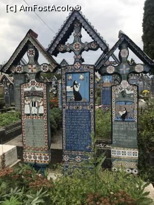 [P14] Cimitirul Vesel » foto by krisstinna
 - 
<span class="allrVoted glyphicon glyphicon-heart hidden" id="av1200253"></span>
<a class="m-l-10 hidden" id="sv1200253" onclick="voting_Foto_DelVot(,1200253,7494)" role="button">șterge vot <span class="glyphicon glyphicon-remove"></span></a>
<a id="v91200253" class=" c-red"  onclick="voting_Foto_SetVot(1200253)" role="button"><span class="glyphicon glyphicon-heart-empty"></span> <b>LIKE</b> = Votează poza</a> <img class="hidden"  id="f1200253W9" src="/imagini/loader.gif" border="0" /><span class="AjErrMes hidden" id="e1200253ErM"></span>