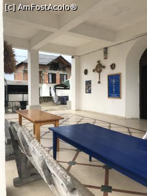 [P25] La intrarea în biserică » foto by krisstinna
 - 
<span class="allrVoted glyphicon glyphicon-heart hidden" id="av1200264"></span>
<a class="m-l-10 hidden" id="sv1200264" onclick="voting_Foto_DelVot(,1200264,7494)" role="button">șterge vot <span class="glyphicon glyphicon-remove"></span></a>
<a id="v91200264" class=" c-red"  onclick="voting_Foto_SetVot(1200264)" role="button"><span class="glyphicon glyphicon-heart-empty"></span> <b>LIKE</b> = Votează poza</a> <img class="hidden"  id="f1200264W9" src="/imagini/loader.gif" border="0" /><span class="AjErrMes hidden" id="e1200264ErM"></span>