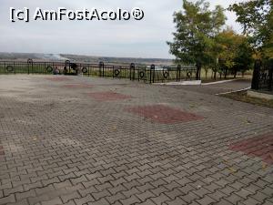 [P16] Complexul Memorial Capul de pod Șerpeni 1944, Rep. Moldova<p> Vedere spre Prut » foto by Dana2008
 - 
<span class="allrVoted glyphicon glyphicon-heart hidden" id="av1121075"></span>
<a class="m-l-10 hidden" id="sv1121075" onclick="voting_Foto_DelVot(,1121075,7530)" role="button">șterge vot <span class="glyphicon glyphicon-remove"></span></a>
<a id="v91121075" class=" c-red"  onclick="voting_Foto_SetVot(1121075)" role="button"><span class="glyphicon glyphicon-heart-empty"></span> <b>LIKE</b> = Votează poza</a> <img class="hidden"  id="f1121075W9" src="/imagini/loader.gif" border="0" /><span class="AjErrMes hidden" id="e1121075ErM"></span>