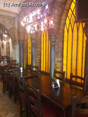 [P12] Restaurantul Curtea Veche - interior » foto by silvia tudoran
 - 
<span class="allrVoted glyphicon glyphicon-heart hidden" id="av1084794"></span>
<a class="m-l-10 hidden" id="sv1084794" onclick="voting_Foto_DelVot(,1084794,7574)" role="button">șterge vot <span class="glyphicon glyphicon-remove"></span></a>
<a id="v91084794" class=" c-red"  onclick="voting_Foto_SetVot(1084794)" role="button"><span class="glyphicon glyphicon-heart-empty"></span> <b>LIKE</b> = Votează poza</a> <img class="hidden"  id="f1084794W9" src="/imagini/loader.gif" border="0" /><span class="AjErrMes hidden" id="e1084794ErM"></span>