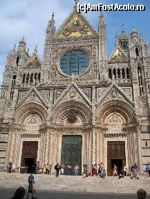 [P01] Fațada barocă a superbei catedrale Santa Maria Assunta.  » foto by gettutza
 - 
<span class="allrVoted glyphicon glyphicon-heart hidden" id="av391603"></span>
<a class="m-l-10 hidden" id="sv391603" onclick="voting_Foto_DelVot(,391603,7576)" role="button">șterge vot <span class="glyphicon glyphicon-remove"></span></a>
<a id="v9391603" class=" c-red"  onclick="voting_Foto_SetVot(391603)" role="button"><span class="glyphicon glyphicon-heart-empty"></span> <b>LIKE</b> = Votează poza</a> <img class="hidden"  id="f391603W9" src="/imagini/loader.gif" border="0" /><span class="AjErrMes hidden" id="e391603ErM"></span>