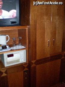 [P07] Hotel Carlton Budapesta - ai seif, minibar si cafetiera. » foto by presario
 - 
<span class="allrVoted glyphicon glyphicon-heart hidden" id="av142332"></span>
<a class="m-l-10 hidden" id="sv142332" onclick="voting_Foto_DelVot(,142332,7594)" role="button">șterge vot <span class="glyphicon glyphicon-remove"></span></a>
<a id="v9142332" class=" c-red"  onclick="voting_Foto_SetVot(142332)" role="button"><span class="glyphicon glyphicon-heart-empty"></span> <b>LIKE</b> = Votează poza</a> <img class="hidden"  id="f142332W9" src="/imagini/loader.gif" border="0" /><span class="AjErrMes hidden" id="e142332ErM"></span>