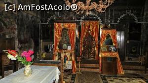 [P13] Imagine din naos cu vedere spre altar și cele două icoane împărătești » foto by Lucien
 - 
<span class="allrVoted glyphicon glyphicon-heart hidden" id="av840036"></span>
<a class="m-l-10 hidden" id="sv840036" onclick="voting_Foto_DelVot(,840036,7619)" role="button">șterge vot <span class="glyphicon glyphicon-remove"></span></a>
<a id="v9840036" class=" c-red"  onclick="voting_Foto_SetVot(840036)" role="button"><span class="glyphicon glyphicon-heart-empty"></span> <b>LIKE</b> = Votează poza</a> <img class="hidden"  id="f840036W9" src="/imagini/loader.gif" border="0" /><span class="AjErrMes hidden" id="e840036ErM"></span>