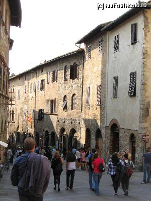 [P12] Via San Giovanni artera principală din San Gimignano.  » foto by gettutza
 - 
<span class="allrVoted glyphicon glyphicon-heart hidden" id="av387882"></span>
<a class="m-l-10 hidden" id="sv387882" onclick="voting_Foto_DelVot(,387882,7623)" role="button">șterge vot <span class="glyphicon glyphicon-remove"></span></a>
<a id="v9387882" class=" c-red"  onclick="voting_Foto_SetVot(387882)" role="button"><span class="glyphicon glyphicon-heart-empty"></span> <b>LIKE</b> = Votează poza</a> <img class="hidden"  id="f387882W9" src="/imagini/loader.gif" border="0" /><span class="AjErrMes hidden" id="e387882ErM"></span>