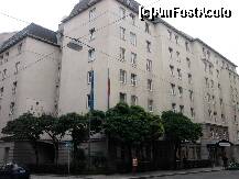 [P03] Hotelul privit din lateral stanga,se observa ca era alcatuit din mai multe corpuri de cladire » foto by ms65
 - 
<span class="allrVoted glyphicon glyphicon-heart hidden" id="av145721"></span>
<a class="m-l-10 hidden" id="sv145721" onclick="voting_Foto_DelVot(,145721,7652)" role="button">șterge vot <span class="glyphicon glyphicon-remove"></span></a>
<a id="v9145721" class=" c-red"  onclick="voting_Foto_SetVot(145721)" role="button"><span class="glyphicon glyphicon-heart-empty"></span> <b>LIKE</b> = Votează poza</a> <img class="hidden"  id="f145721W9" src="/imagini/loader.gif" border="0" /><span class="AjErrMes hidden" id="e145721ErM"></span>