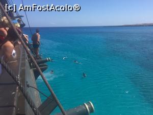 [P68] Oameni la scăldat, în Laguna Albastră » foto by krisstinna
 - 
<span class="allrVoted glyphicon glyphicon-heart hidden" id="av802924"></span>
<a class="m-l-10 hidden" id="sv802924" onclick="voting_Foto_DelVot(,802924,7721)" role="button">șterge vot <span class="glyphicon glyphicon-remove"></span></a>
<a id="v9802924" class=" c-red"  onclick="voting_Foto_SetVot(802924)" role="button"><span class="glyphicon glyphicon-heart-empty"></span> <b>LIKE</b> = Votează poza</a> <img class="hidden"  id="f802924W9" src="/imagini/loader.gif" border="0" /><span class="AjErrMes hidden" id="e802924ErM"></span>