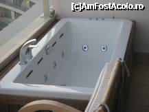 [P06] Jacuzzi pe balcon... hihihi - numai la etajul 5 ... ceilalti in camera » foto by Troika
 - 
<span class="allrVoted glyphicon glyphicon-heart hidden" id="av250650"></span>
<a class="m-l-10 hidden" id="sv250650" onclick="voting_Foto_DelVot(,250650,7762)" role="button">șterge vot <span class="glyphicon glyphicon-remove"></span></a>
<a id="v9250650" class=" c-red"  onclick="voting_Foto_SetVot(250650)" role="button"><span class="glyphicon glyphicon-heart-empty"></span> <b>LIKE</b> = Votează poza</a> <img class="hidden"  id="f250650W9" src="/imagini/loader.gif" border="0" /><span class="AjErrMes hidden" id="e250650ErM"></span>