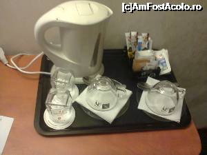 [P05] Cum va spuneam: Fierbator de apa, ceaiuri, plicuri de cafele, zahar, toate la dispozitia oaspetilor (gratuit).  » foto by DanielG&Family
 - 
<span class="allrVoted glyphicon glyphicon-heart hidden" id="av705530"></span>
<a class="m-l-10 hidden" id="sv705530" onclick="voting_Foto_DelVot(,705530,7773)" role="button">șterge vot <span class="glyphicon glyphicon-remove"></span></a>
<a id="v9705530" class=" c-red"  onclick="voting_Foto_SetVot(705530)" role="button"><span class="glyphicon glyphicon-heart-empty"></span> <b>LIKE</b> = Votează poza</a> <img class="hidden"  id="f705530W9" src="/imagini/loader.gif" border="0" /><span class="AjErrMes hidden" id="e705530ErM"></span>