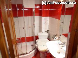 [P14] minuscula baie a apartamentuli 104, atenție acel wc SF nu funcționează » foto by Suffisant
 - 
<span class="allrVoted glyphicon glyphicon-heart hidden" id="av678691"></span>
<a class="m-l-10 hidden" id="sv678691" onclick="voting_Foto_DelVot(,678691,7777)" role="button">șterge vot <span class="glyphicon glyphicon-remove"></span></a>
<a id="v9678691" class=" c-red"  onclick="voting_Foto_SetVot(678691)" role="button"><span class="glyphicon glyphicon-heart-empty"></span> <b>LIKE</b> = Votează poza</a> <img class="hidden"  id="f678691W9" src="/imagini/loader.gif" border="0" /><span class="AjErrMes hidden" id="e678691ErM"></span>