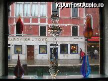 [P13] Obiecte decorative din sticla de Murano in magazin de suveniruri » foto by luciaoradea
 - 
<span class="allrVoted glyphicon glyphicon-heart hidden" id="av170576"></span>
<a class="m-l-10 hidden" id="sv170576" onclick="voting_Foto_DelVot(,170576,7782)" role="button">șterge vot <span class="glyphicon glyphicon-remove"></span></a>
<a id="v9170576" class=" c-red"  onclick="voting_Foto_SetVot(170576)" role="button"><span class="glyphicon glyphicon-heart-empty"></span> <b>LIKE</b> = Votează poza</a> <img class="hidden"  id="f170576W9" src="/imagini/loader.gif" border="0" /><span class="AjErrMes hidden" id="e170576ErM"></span>