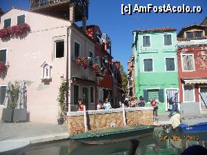 [P16] Italia - insula Burano, restaurantul Rivarosa isi asteapta clientii.  » foto by Diaura*
 - 
<span class="allrVoted glyphicon glyphicon-heart hidden" id="av381911"></span>
<a class="m-l-10 hidden" id="sv381911" onclick="voting_Foto_DelVot(,381911,7782)" role="button">șterge vot <span class="glyphicon glyphicon-remove"></span></a>
<a id="v9381911" class=" c-red"  onclick="voting_Foto_SetVot(381911)" role="button"><span class="glyphicon glyphicon-heart-empty"></span> <b>LIKE</b> = Votează poza</a> <img class="hidden"  id="f381911W9" src="/imagini/loader.gif" border="0" /><span class="AjErrMes hidden" id="e381911ErM"></span>