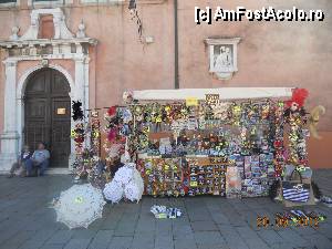 [P21] Italia - insula Burano, in fata Bisericii San Martino.  » foto by Diaura*
 - 
<span class="allrVoted glyphicon glyphicon-heart hidden" id="av381916"></span>
<a class="m-l-10 hidden" id="sv381916" onclick="voting_Foto_DelVot(,381916,7782)" role="button">șterge vot <span class="glyphicon glyphicon-remove"></span></a>
<a id="v9381916" class=" c-red"  onclick="voting_Foto_SetVot(381916)" role="button"><span class="glyphicon glyphicon-heart-empty"></span> <b>LIKE</b> = Votează poza</a> <img class="hidden"  id="f381916W9" src="/imagini/loader.gif" border="0" /><span class="AjErrMes hidden" id="e381916ErM"></span>