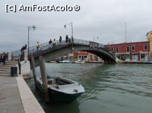 [P22] Pod peste Canal Grande, Murano.  » foto by mihaelavoicu
 - 
<span class="allrVoted glyphicon glyphicon-heart hidden" id="av979691"></span>
<a class="m-l-10 hidden" id="sv979691" onclick="voting_Foto_DelVot(,979691,7782)" role="button">șterge vot <span class="glyphicon glyphicon-remove"></span></a>
<a id="v9979691" class=" c-red"  onclick="voting_Foto_SetVot(979691)" role="button"><span class="glyphicon glyphicon-heart-empty"></span> <b>LIKE</b> = Votează poza</a> <img class="hidden"  id="f979691W9" src="/imagini/loader.gif" border="0" /><span class="AjErrMes hidden" id="e979691ErM"></span>