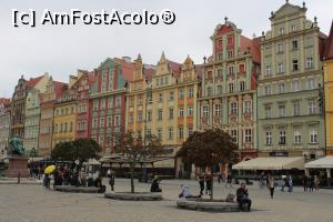 [P45] Wrocław, Rynek văzută din Turnul  Bisericii Sf. Elisabeta, în stânga Monumentul Aleksandru Fredry » foto by mprofeanu
 - 
<span class="allrVoted glyphicon glyphicon-heart hidden" id="av1367216"></span>
<a class="m-l-10 hidden" id="sv1367216" onclick="voting_Foto_DelVot(,1367216,7843)" role="button">șterge vot <span class="glyphicon glyphicon-remove"></span></a>
<a id="v91367216" class=" c-red"  onclick="voting_Foto_SetVot(1367216)" role="button"><span class="glyphicon glyphicon-heart-empty"></span> <b>LIKE</b> = Votează poza</a> <img class="hidden"  id="f1367216W9" src="/imagini/loader.gif" border="0" /><span class="AjErrMes hidden" id="e1367216ErM"></span>