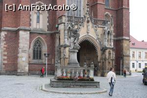 [P11] Wrocław, Ostrów Tumski, Katedra św. Jana Chrzciciela, Statua Matki Bożej z Dzieciątkiem (Statuia Maica Domnului cu Pruncul) » foto by mprofeanu
 - 
<span class="allrVoted glyphicon glyphicon-heart hidden" id="av1368362"></span>
<a class="m-l-10 hidden" id="sv1368362" onclick="voting_Foto_DelVot(,1368362,7843)" role="button">șterge vot <span class="glyphicon glyphicon-remove"></span></a>
<a id="v91368362" class=" c-red"  onclick="voting_Foto_SetVot(1368362)" role="button"><span class="glyphicon glyphicon-heart-empty"></span> <b>LIKE</b> = Votează poza</a> <img class="hidden"  id="f1368362W9" src="/imagini/loader.gif" border="0" /><span class="AjErrMes hidden" id="e1368362ErM"></span>