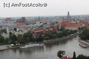 [P15] Wrocław, Ostrów Tumski, Oder și Orașul Vechi cu superbele Catedrale, în dreapta Biserica Sf. Elisabeta a Ungariei cu imensul turn, în stânga Biserica Sf. Maria Magdalena și podul ei dintre turle, pozat de sus din Turnul Catedralei Sf. Ioan Botezatorul » foto by mprofeanu
 - 
<span class="allrVoted glyphicon glyphicon-heart hidden" id="av1368366"></span>
<a class="m-l-10 hidden" id="sv1368366" onclick="voting_Foto_DelVot(,1368366,7843)" role="button">șterge vot <span class="glyphicon glyphicon-remove"></span></a>
<a id="v91368366" class=" c-red"  onclick="voting_Foto_SetVot(1368366)" role="button"><span class="glyphicon glyphicon-heart-empty"></span> <b>LIKE</b> = Votează poza</a> <img class="hidden"  id="f1368366W9" src="/imagini/loader.gif" border="0" /><span class="AjErrMes hidden" id="e1368366ErM"></span>