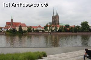 [P31] Wrocław, Ostrów Tumski, Kolegiata pw Świętego Krzyża i Świętego Bartłomieja (în stânga) și Katedra św. Jana Chrzciciela (în dreapta) pozate de pe malul celălalt al Oderului » foto by mprofeanu
 - 
<span class="allrVoted glyphicon glyphicon-heart hidden" id="av1368382"></span>
<a class="m-l-10 hidden" id="sv1368382" onclick="voting_Foto_DelVot(,1368382,7843)" role="button">șterge vot <span class="glyphicon glyphicon-remove"></span></a>
<a id="v91368382" class=" c-red"  onclick="voting_Foto_SetVot(1368382)" role="button"><span class="glyphicon glyphicon-heart-empty"></span> <b>LIKE</b> = Votează poza</a> <img class="hidden"  id="f1368382W9" src="/imagini/loader.gif" border="0" /><span class="AjErrMes hidden" id="e1368382ErM"></span>