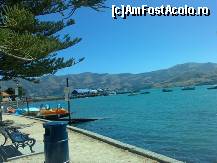 [P40] Vedere cu golful Akaroa. In departare se vede pontonul si debarcaderul de unde se pleaca spre delfini. » foto by nuculetul
 - 
<span class="allrVoted glyphicon glyphicon-heart hidden" id="av154470"></span>
<a class="m-l-10 hidden" id="sv154470" onclick="voting_Foto_DelVot(,154470,7844)" role="button">șterge vot <span class="glyphicon glyphicon-remove"></span></a>
<a id="v9154470" class=" c-red"  onclick="voting_Foto_SetVot(154470)" role="button"><span class="glyphicon glyphicon-heart-empty"></span> <b>LIKE</b> = Votează poza</a> <img class="hidden"  id="f154470W9" src="/imagini/loader.gif" border="0" /><span class="AjErrMes hidden" id="e154470ErM"></span>