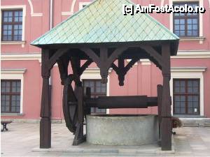 [P24] Fantana din curtea interioara a castelului Lublin » foto by iccata
 - 
<span class="allrVoted glyphicon glyphicon-heart hidden" id="av453161"></span>
<a class="m-l-10 hidden" id="sv453161" onclick="voting_Foto_DelVot(,453161,7858)" role="button">șterge vot <span class="glyphicon glyphicon-remove"></span></a>
<a id="v9453161" class=" c-red"  onclick="voting_Foto_SetVot(453161)" role="button"><span class="glyphicon glyphicon-heart-empty"></span> <b>LIKE</b> = Votează poza</a> <img class="hidden"  id="f453161W9" src="/imagini/loader.gif" border="0" /><span class="AjErrMes hidden" id="e453161ErM"></span>
