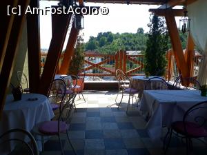 [P01] Terasa restaurantului hotelului Simfonia din Ramnicu Valcea. » foto by Floria
 - 
<span class="allrVoted glyphicon glyphicon-heart hidden" id="av1227582"></span>
<a class="m-l-10 hidden" id="sv1227582" onclick="voting_Foto_DelVot(,1227582,7905)" role="button">șterge vot <span class="glyphicon glyphicon-remove"></span></a>
<a id="v91227582" class=" c-red"  onclick="voting_Foto_SetVot(1227582)" role="button"><span class="glyphicon glyphicon-heart-empty"></span> <b>LIKE</b> = Votează poza</a> <img class="hidden"  id="f1227582W9" src="/imagini/loader.gif" border="0" /><span class="AjErrMes hidden" id="e1227582ErM"></span>