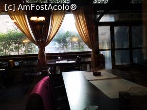 [P09] Restaurant Queen, Rm. Vâlcea; vedere spre terasa fumătorilor » foto by crismis
 - 
<span class="allrVoted glyphicon glyphicon-heart hidden" id="av1277556"></span>
<a class="m-l-10 hidden" id="sv1277556" onclick="voting_Foto_DelVot(,1277556,7905)" role="button">șterge vot <span class="glyphicon glyphicon-remove"></span></a>
<a id="v91277556" class=" c-red"  onclick="voting_Foto_SetVot(1277556)" role="button"><span class="glyphicon glyphicon-heart-empty"></span> <b>LIKE</b> = Votează poza</a> <img class="hidden"  id="f1277556W9" src="/imagini/loader.gif" border="0" /><span class="AjErrMes hidden" id="e1277556ErM"></span>