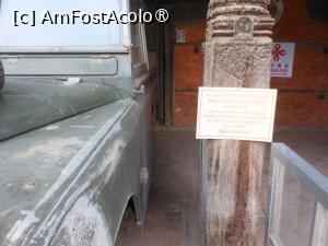 [P53] Kathmandu - Land Rover, jeep-ul regelui Mahendra Bir Bikram Shah  atacat cu bombă în 1962. » foto by iulianic
 - 
<span class="allrVoted glyphicon glyphicon-heart hidden" id="av1469356"></span>
<a class="m-l-10 hidden" id="sv1469356" onclick="voting_Foto_DelVot(,1469356,7929)" role="button">șterge vot <span class="glyphicon glyphicon-remove"></span></a>
<a id="v91469356" class=" c-red"  onclick="voting_Foto_SetVot(1469356)" role="button"><span class="glyphicon glyphicon-heart-empty"></span> <b>LIKE</b> = Votează poza</a> <img class="hidden"  id="f1469356W9" src="/imagini/loader.gif" border="0" /><span class="AjErrMes hidden" id="e1469356ErM"></span>