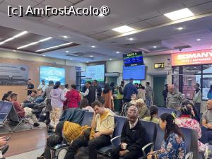 [P03] Aeroportul Tribhuvan - terminalul pentru zboruri interne » foto by Mika
 - 
<span class="allrVoted glyphicon glyphicon-heart hidden" id="av1507276"></span>
<a class="m-l-10 hidden" id="sv1507276" onclick="voting_Foto_DelVot(,1507276,7929)" role="button">șterge vot <span class="glyphicon glyphicon-remove"></span></a>
<a id="v91507276" class=" c-red"  onclick="voting_Foto_SetVot(1507276)" role="button"><span class="glyphicon glyphicon-heart-empty"></span> <b>LIKE</b> = Votează poza</a> <img class="hidden"  id="f1507276W9" src="/imagini/loader.gif" border="0" /><span class="AjErrMes hidden" id="e1507276ErM"></span>