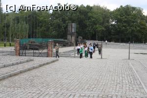 [P56] Pamięci i Muzeum Auschwitz-Birkenau, Auschwitz II (Birkenau), Międzynarodowy Pomnik Ofiar Obozu (Monumentul Internațional al Victimelor Lagărului) » foto by mprofeanu
 - 
<span class="allrVoted glyphicon glyphicon-heart hidden" id="av1360662"></span>
<a class="m-l-10 hidden" id="sv1360662" onclick="voting_Foto_DelVot(,1360662,7968)" role="button">șterge vot <span class="glyphicon glyphicon-remove"></span></a>
<a id="v91360662" class=" c-red"  onclick="voting_Foto_SetVot(1360662)" role="button"><span class="glyphicon glyphicon-heart-empty"></span> <b>LIKE</b> = Votează poza</a> <img class="hidden"  id="f1360662W9" src="/imagini/loader.gif" border="0" /><span class="AjErrMes hidden" id="e1360662ErM"></span>