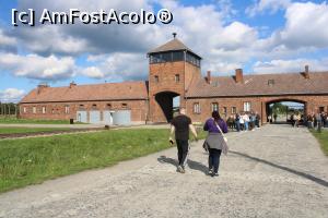 [P71] Pamięci i Muzeum Auschwitz-Birkenau, Auschwitz II (Birkenau), Ne îndreptăm spre Intrare pentru a părăsi memorialul » foto by mprofeanu
 - 
<span class="allrVoted glyphicon glyphicon-heart hidden" id="av1360677"></span>
<a class="m-l-10 hidden" id="sv1360677" onclick="voting_Foto_DelVot(,1360677,7968)" role="button">șterge vot <span class="glyphicon glyphicon-remove"></span></a>
<a id="v91360677" class=" c-red"  onclick="voting_Foto_SetVot(1360677)" role="button"><span class="glyphicon glyphicon-heart-empty"></span> <b>LIKE</b> = Votează poza</a> <img class="hidden"  id="f1360677W9" src="/imagini/loader.gif" border="0" /><span class="AjErrMes hidden" id="e1360677ErM"></span>