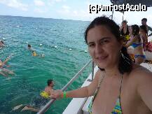 [P08] turisti care faceau snorkeling pina le venea rindul la scufundari.Se sarea in apa exact din spatele meu. » foto by adri-nico
 - 
<span class="allrVoted glyphicon glyphicon-heart hidden" id="av285408"></span>
<a class="m-l-10 hidden" id="sv285408" onclick="voting_Foto_DelVot(,285408,7983)" role="button">șterge vot <span class="glyphicon glyphicon-remove"></span></a>
<a id="v9285408" class=" c-red"  onclick="voting_Foto_SetVot(285408)" role="button"><span class="glyphicon glyphicon-heart-empty"></span> <b>LIKE</b> = Votează poza</a> <img class="hidden"  id="f285408W9" src="/imagini/loader.gif" border="0" /><span class="AjErrMes hidden" id="e285408ErM"></span>