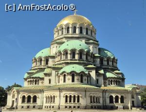 [P01] Catedrala Alexander Nevsky este construita in stil neo-bizantin, cu un plan in forma de cruce si o bolta centrala aurita, cu o 
inaltime de 45 metri, iar numeroase cupole, semicupole si bolti strajuiesc cupola centrala. » foto by geani anto
 - 
<span class="allrVoted glyphicon glyphicon-heart hidden" id="av1528020"></span>
<a class="m-l-10 hidden" id="sv1528020" onclick="voting_Foto_DelVot(,1528020,7987)" role="button">șterge vot <span class="glyphicon glyphicon-remove"></span></a>
<a id="v91528020" class=" c-red"  onclick="voting_Foto_SetVot(1528020)" role="button"><span class="glyphicon glyphicon-heart-empty"></span> <b>LIKE</b> = Votează poza</a> <img class="hidden"  id="f1528020W9" src="/imagini/loader.gif" border="0" /><span class="AjErrMes hidden" id="e1528020ErM"></span>