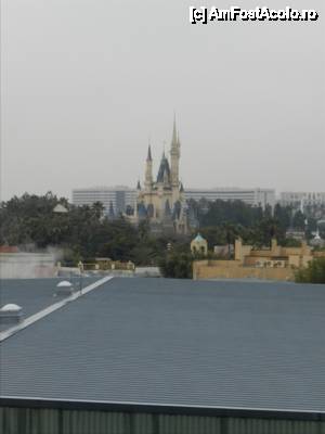 [P05] La plecare, am facut o tura roata cu trenul Disney Resort. Am vazut si Castelul Cenusaresei din Disneyland.  » foto by TraianS
 - 
<span class="allrVoted glyphicon glyphicon-heart hidden" id="av425720"></span>
<a class="m-l-10 hidden" id="sv425720" onclick="voting_Foto_DelVot(,425720,7999)" role="button">șterge vot <span class="glyphicon glyphicon-remove"></span></a>
<a id="v9425720" class=" c-red"  onclick="voting_Foto_SetVot(425720)" role="button"><span class="glyphicon glyphicon-heart-empty"></span> <b>LIKE</b> = Votează poza</a> <img class="hidden"  id="f425720W9" src="/imagini/loader.gif" border="0" /><span class="AjErrMes hidden" id="e425720ErM"></span>