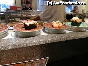 [P38] Heiroku Sushi... defileaza farfuriile prin fata ta.  » foto by TraianS
 - 
<span class="allrVoted glyphicon glyphicon-heart hidden" id="av482638"></span>
<a class="m-l-10 hidden" id="sv482638" onclick="voting_Foto_DelVot(,482638,7999)" role="button">șterge vot <span class="glyphicon glyphicon-remove"></span></a>
<a id="v9482638" class=" c-red"  onclick="voting_Foto_SetVot(482638)" role="button"><span class="glyphicon glyphicon-heart-empty"></span> <b>LIKE</b> = Votează poza</a> <img class="hidden"  id="f482638W9" src="/imagini/loader.gif" border="0" /><span class="AjErrMes hidden" id="e482638ErM"></span>