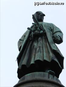 [P28] Statuia lui Omura Masujiro - fondatorul armatei moderne japoneze. Prima statuie in stil vestic din Japonia - 1893. Sanctuarul Yasukuni.  » foto by TraianS
 - 
<span class="allrVoted glyphicon glyphicon-heart hidden" id="av493460"></span>
<a class="m-l-10 hidden" id="sv493460" onclick="voting_Foto_DelVot(,493460,7999)" role="button">șterge vot <span class="glyphicon glyphicon-remove"></span></a>
<a id="v9493460" class=" c-red"  onclick="voting_Foto_SetVot(493460)" role="button"><span class="glyphicon glyphicon-heart-empty"></span> <b>LIKE</b> = Votează poza</a> <img class="hidden"  id="f493460W9" src="/imagini/loader.gif" border="0" /><span class="AjErrMes hidden" id="e493460ErM"></span>