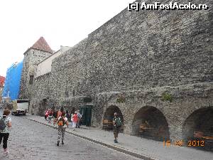 [P04] Tallinn - Drumul în pantă pe lângă zidurile vechiului oraş.  » foto by iulianic
 - 
<span class="allrVoted glyphicon glyphicon-heart hidden" id="av601710"></span>
<a class="m-l-10 hidden" id="sv601710" onclick="voting_Foto_DelVot(,601710,8031)" role="button">șterge vot <span class="glyphicon glyphicon-remove"></span></a>
<a id="v9601710" class=" c-red"  onclick="voting_Foto_SetVot(601710)" role="button"><span class="glyphicon glyphicon-heart-empty"></span> <b>LIKE</b> = Votează poza</a> <img class="hidden"  id="f601710W9" src="/imagini/loader.gif" border="0" /><span class="AjErrMes hidden" id="e601710ErM"></span>