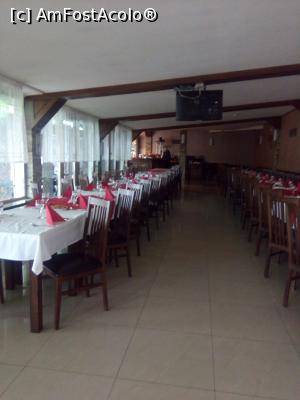 [P13] Restaurant Vlamar, B-dul Biruinței, în rond,  » foto by danaeldreny*
 - 
<span class="allrVoted glyphicon glyphicon-heart hidden" id="av869366"></span>
<a class="m-l-10 hidden" id="sv869366" onclick="voting_Foto_DelVot(,869366,8050)" role="button">șterge vot <span class="glyphicon glyphicon-remove"></span></a>
<a id="v9869366" class=" c-red"  onclick="voting_Foto_SetVot(869366)" role="button"><span class="glyphicon glyphicon-heart-empty"></span> <b>LIKE</b> = Votează poza</a> <img class="hidden"  id="f869366W9" src="/imagini/loader.gif" border="0" /><span class="AjErrMes hidden" id="e869366ErM"></span>