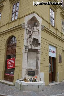 [P08] Sculptura aflată pe un colţ al Colegiului Evanghelic, rememorând 'Procesul sângeros', de la 1687 » foto by Costi
 - 
<span class="allrVoted glyphicon glyphicon-heart hidden" id="av166069"></span>
<a class="m-l-10 hidden" id="sv166069" onclick="voting_Foto_DelVot(,166069,8063)" role="button">șterge vot <span class="glyphicon glyphicon-remove"></span></a>
<a id="v9166069" class=" c-red"  onclick="voting_Foto_SetVot(166069)" role="button"><span class="glyphicon glyphicon-heart-empty"></span> <b>LIKE</b> = Votează poza</a> <img class="hidden"  id="f166069W9" src="/imagini/loader.gif" border="0" /><span class="AjErrMes hidden" id="e166069ErM"></span>