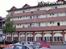[P19] Clădirea nouă, cu patru niveluri, a Hotelului Cosmo » foto by Costi
 - 
<span class="allrVoted glyphicon glyphicon-heart hidden" id="av336210"></span>
<a class="m-l-10 hidden" id="sv336210" onclick="voting_Foto_DelVot(,336210,8071)" role="button">șterge vot <span class="glyphicon glyphicon-remove"></span></a>
<a id="v9336210" class=" c-red"  onclick="voting_Foto_SetVot(336210)" role="button"><span class="glyphicon glyphicon-heart-empty"></span> <b>LIKE</b> = Votează poza</a> <img class="hidden"  id="f336210W9" src="/imagini/loader.gif" border="0" /><span class="AjErrMes hidden" id="e336210ErM"></span>