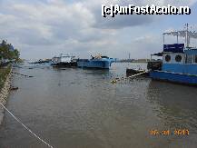 [P04] Giurgiu - În port, în apropiere de Albatrosul Dunării, restaurantul de pe ponton.  » foto by iulianic
 - 
<span class="allrVoted glyphicon glyphicon-heart hidden" id="av414179"></span>
<a class="m-l-10 hidden" id="sv414179" onclick="voting_Foto_DelVot(,414179,8083)" role="button">șterge vot <span class="glyphicon glyphicon-remove"></span></a>
<a id="v9414179" class=" c-red"  onclick="voting_Foto_SetVot(414179)" role="button"><span class="glyphicon glyphicon-heart-empty"></span> <b>LIKE</b> = Votează poza</a> <img class="hidden"  id="f414179W9" src="/imagini/loader.gif" border="0" /><span class="AjErrMes hidden" id="e414179ErM"></span>