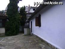 [P06] Casa Memoriala George Cosbuc Nasaud - Bustul poetului, amfitrionul din gradina » foto by biancuta
 - 
<span class="allrVoted glyphicon glyphicon-heart hidden" id="av170639"></span>
<a class="m-l-10 hidden" id="sv170639" onclick="voting_Foto_DelVot(,170639,8085)" role="button">șterge vot <span class="glyphicon glyphicon-remove"></span></a>
<a id="v9170639" class=" c-red"  onclick="voting_Foto_SetVot(170639)" role="button"><span class="glyphicon glyphicon-heart-empty"></span> <b>LIKE</b> = Votează poza</a> <img class="hidden"  id="f170639W9" src="/imagini/loader.gif" border="0" /><span class="AjErrMes hidden" id="e170639ErM"></span>