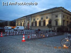 [P20] München - Se lasă seara peste oraș, iar bicicletele și-au dus stăpânii acasă.  » foto by iulianic
 - 
<span class="allrVoted glyphicon glyphicon-heart hidden" id="av807499"></span>
<a class="m-l-10 hidden" id="sv807499" onclick="voting_Foto_DelVot(,807499,8097)" role="button">șterge vot <span class="glyphicon glyphicon-remove"></span></a>
<a id="v9807499" class=" c-red"  onclick="voting_Foto_SetVot(807499)" role="button"><span class="glyphicon glyphicon-heart-empty"></span> <b>LIKE</b> = Votează poza</a> <img class="hidden"  id="f807499W9" src="/imagini/loader.gif" border="0" /><span class="AjErrMes hidden" id="e807499ErM"></span>