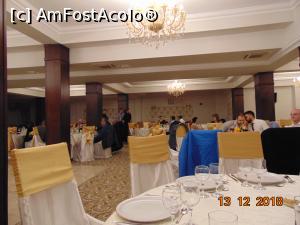 [P05] interior restaurant, candelabre frumoase » foto by Yolanda
 - 
<span class="allrVoted glyphicon glyphicon-heart hidden" id="av1041272"></span>
<a class="m-l-10 hidden" id="sv1041272" onclick="voting_Foto_DelVot(,1041272,8103)" role="button">șterge vot <span class="glyphicon glyphicon-remove"></span></a>
<a id="v91041272" class=" c-red"  onclick="voting_Foto_SetVot(1041272)" role="button"><span class="glyphicon glyphicon-heart-empty"></span> <b>LIKE</b> = Votează poza</a> <img class="hidden"  id="f1041272W9" src="/imagini/loader.gif" border="0" /><span class="AjErrMes hidden" id="e1041272ErM"></span>