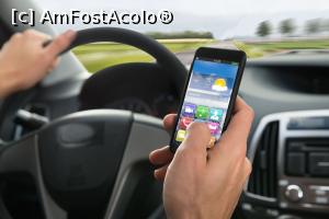 [P02] Așa-i că ecranul acela colorat cam distrage atenția?  » foto by AZE <span class="label label-default labelC_thin small">NEVOTABILĂ</span>