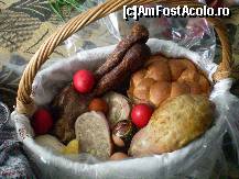 [P19] Paste la tara 2010 - unul din cosurile cu bunatati. » foto by presario
 - 
<span class="allrVoted glyphicon glyphicon-heart hidden" id="av61320"></span>
<a class="m-l-10 hidden" id="sv61320" onclick="voting_Foto_DelVot(,61320,8128)" role="button">șterge vot <span class="glyphicon glyphicon-remove"></span></a>
<a id="v961320" class=" c-red"  onclick="voting_Foto_SetVot(61320)" role="button"><span class="glyphicon glyphicon-heart-empty"></span> <b>LIKE</b> = Votează poza</a> <img class="hidden"  id="f61320W9" src="/imagini/loader.gif" border="0" /><span class="AjErrMes hidden" id="e61320ErM"></span>