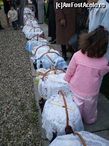 [P04] Paste la tara 2010 - fiecare isi pune cosarca cu bunatati, in ordinea numerelor la casa. » foto by presario
 - 
<span class="allrVoted glyphicon glyphicon-heart hidden" id="av61305"></span>
<a class="m-l-10 hidden" id="sv61305" onclick="voting_Foto_DelVot(,61305,8128)" role="button">șterge vot <span class="glyphicon glyphicon-remove"></span></a>
<a id="v961305" class=" c-red"  onclick="voting_Foto_SetVot(61305)" role="button"><span class="glyphicon glyphicon-heart-empty"></span> <b>LIKE</b> = Votează poza</a> <img class="hidden"  id="f61305W9" src="/imagini/loader.gif" border="0" /><span class="AjErrMes hidden" id="e61305ErM"></span>