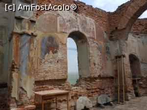 [P12] Biserica ruinată de la Ciuperceni - Rămășițe ale picturii murale.  » foto by iulianic
 - 
<span class="allrVoted glyphicon glyphicon-heart hidden" id="av1090628"></span>
<a class="m-l-10 hidden" id="sv1090628" onclick="voting_Foto_DelVot(,1090628,8133)" role="button">șterge vot <span class="glyphicon glyphicon-remove"></span></a>
<a id="v91090628" class=" c-red"  onclick="voting_Foto_SetVot(1090628)" role="button"><span class="glyphicon glyphicon-heart-empty"></span> <b>LIKE</b> = Votează poza</a> <img class="hidden"  id="f1090628W9" src="/imagini/loader.gif" border="0" /><span class="AjErrMes hidden" id="e1090628ErM"></span>
