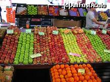 [P03] Vânzător de fructe în Victoria Market » foto by badge®
 - 
<span class="allrVoted glyphicon glyphicon-heart hidden" id="av171848"></span>
<a class="m-l-10 hidden" id="sv171848" onclick="voting_Foto_DelVot(,171848,8157)" role="button">șterge vot <span class="glyphicon glyphicon-remove"></span></a>
<a id="v9171848" class=" c-red"  onclick="voting_Foto_SetVot(171848)" role="button"><span class="glyphicon glyphicon-heart-empty"></span> <b>LIKE</b> = Votează poza</a> <img class="hidden"  id="f171848W9" src="/imagini/loader.gif" border="0" /><span class="AjErrMes hidden" id="e171848ErM"></span>