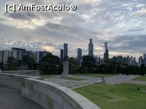 [P40] Shrine of Remembrance » foto by AZE
 - 
<span class="allrVoted glyphicon glyphicon-heart hidden" id="av1373053"></span>
<a class="m-l-10 hidden" id="sv1373053" onclick="voting_Foto_DelVot(,1373053,8157)" role="button">șterge vot <span class="glyphicon glyphicon-remove"></span></a>
<a id="v91373053" class=" c-red"  onclick="voting_Foto_SetVot(1373053)" role="button"><span class="glyphicon glyphicon-heart-empty"></span> <b>LIKE</b> = Votează poza</a> <img class="hidden"  id="f1373053W9" src="/imagini/loader.gif" border="0" /><span class="AjErrMes hidden" id="e1373053ErM"></span>